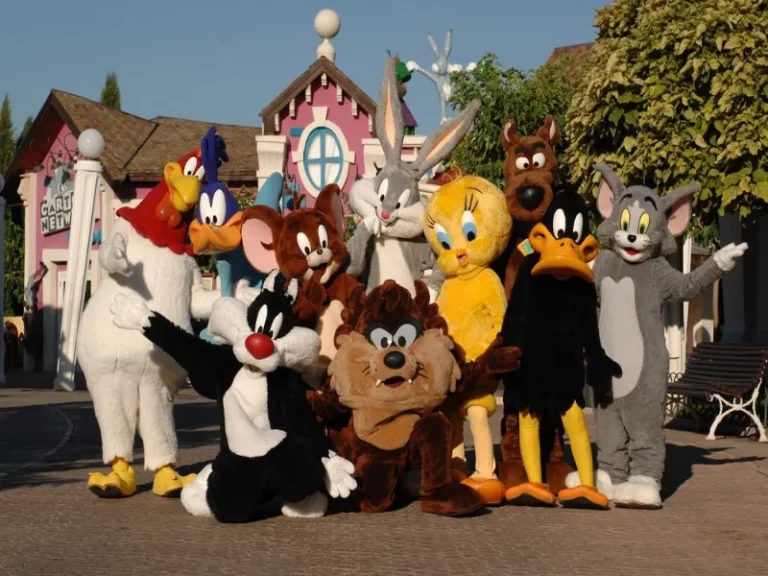 Los Looney Tunes en el Parque Warner Madrid de España.