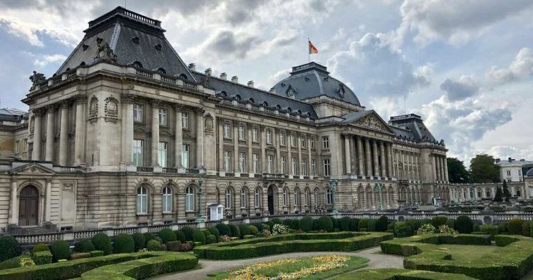 El Place Royale. Unicado en Koningsplein, Brussels, Belgium. Imagen para representar el seguro de viaje Schengen.